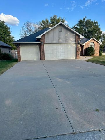 2616 South Jonathan Avenue, Springfield, MO 65807