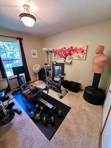 2616 South Jonathan Avenue, Springfield, MO 65807