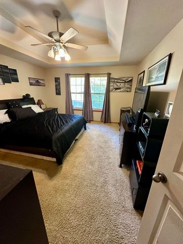 2616 South Jonathan Avenue, Springfield, MO 65807