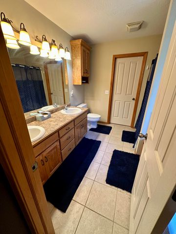 2616 South Jonathan Avenue, Springfield, MO 65807