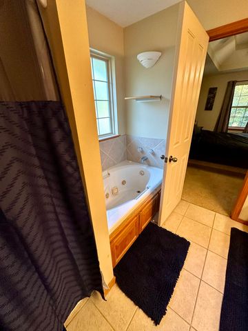 2616 South Jonathan Avenue, Springfield, MO 65807