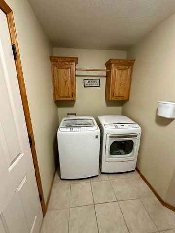 2616 South Jonathan Avenue, Springfield, MO 65807