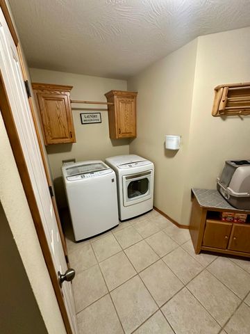 2616 South Jonathan Avenue, Springfield, MO 65807