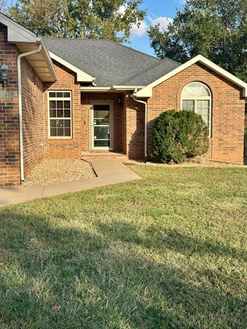 2616 South Jonathan Avenue, Springfield, MO 65807