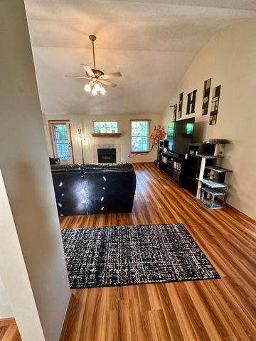 2616 South Jonathan Avenue, Springfield, MO 65807