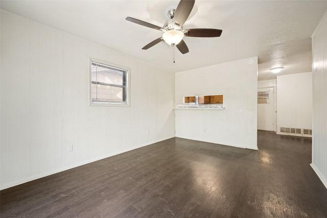 712 Chisholm Trail, Denton, TX 76209