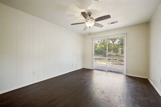 712 Chisholm Trail, Denton, TX 76209