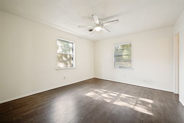 712 Chisholm Trail, Denton, TX 76209
