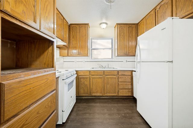 712 Chisholm Trail, Denton, TX 76209