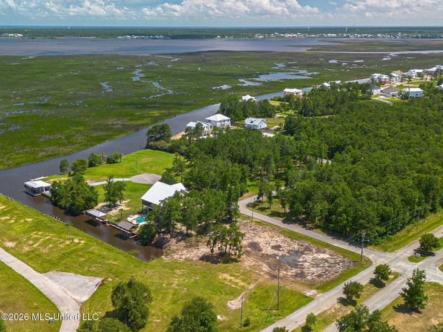 Iki Place, Diamondhead, MS 39525