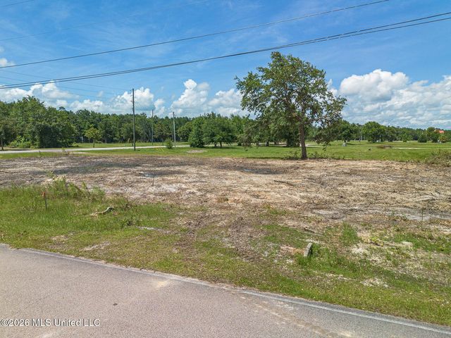 Iki Place, Diamondhead, MS 39525