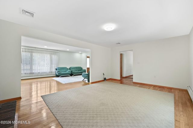 2 Micki Terrace, Manalapan, NJ 07726