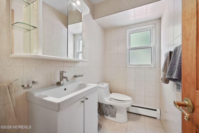 2 Micki Terrace, Manalapan, NJ 07726