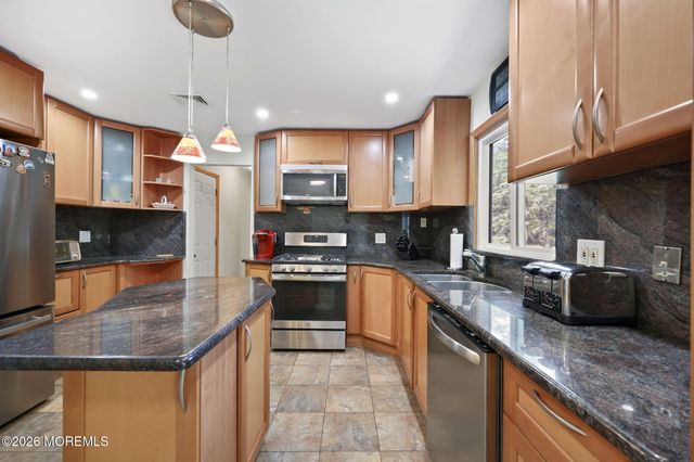 2 Micki Terrace, Manalapan, NJ 07726