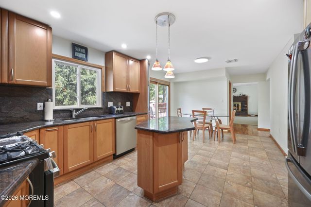 2 Micki Terrace, Manalapan, NJ 07726