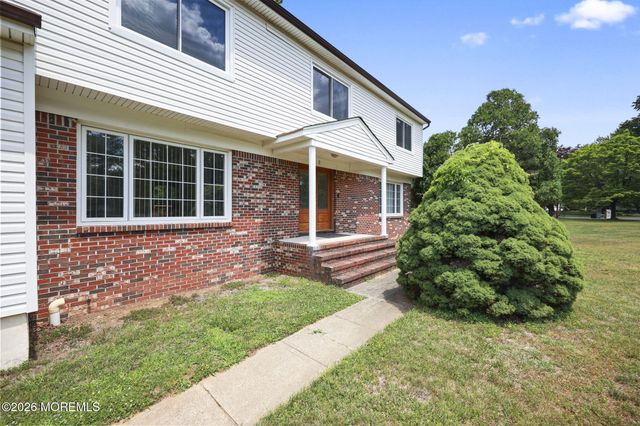 2 Micki Terrace, Manalapan, NJ 07726