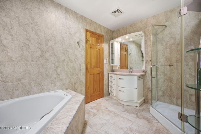 2 Micki Terrace, Manalapan, NJ 07726