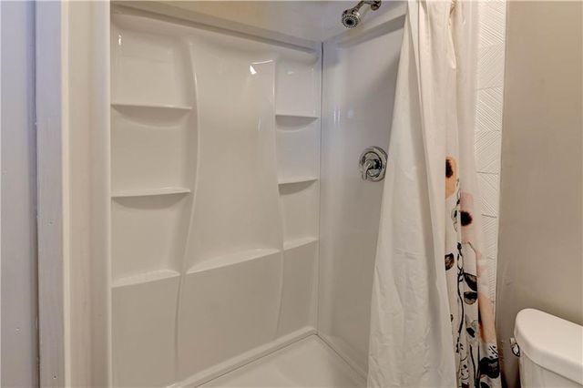 4859 NW Waukomis Drive, Northmoor, MO 64151