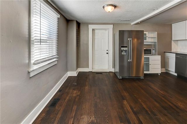 4859 NW Waukomis Drive, Northmoor, MO 64151