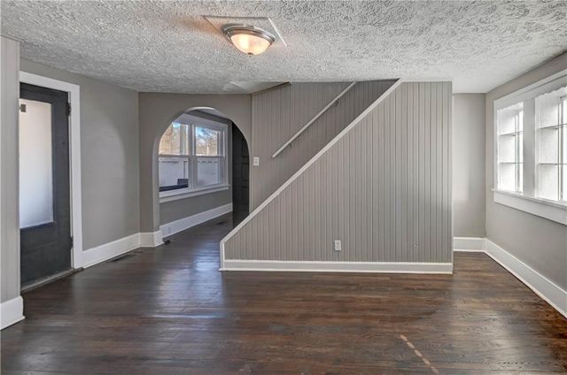 4859 NW Waukomis Drive, Northmoor, MO 64151