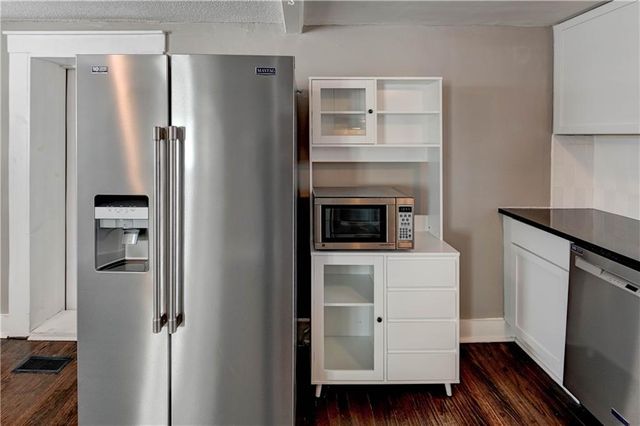 4859 NW Waukomis Drive, Northmoor, MO 64151