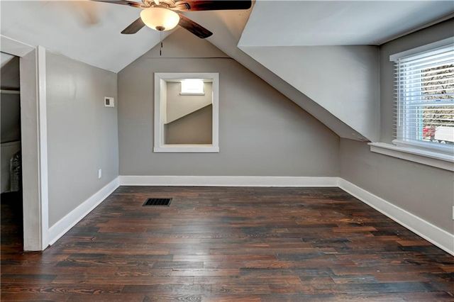 4859 NW Waukomis Drive, Northmoor, MO 64151