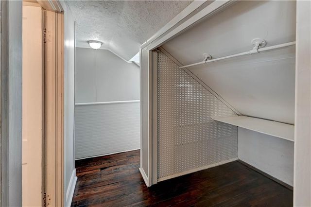 4859 NW Waukomis Drive, Northmoor, MO 64151