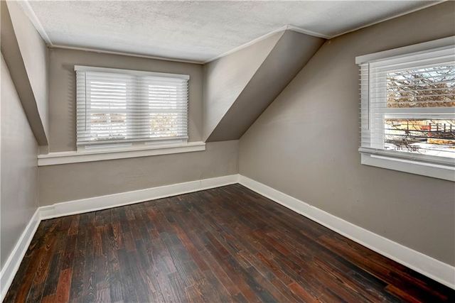 4859 NW Waukomis Drive, Northmoor, MO 64151