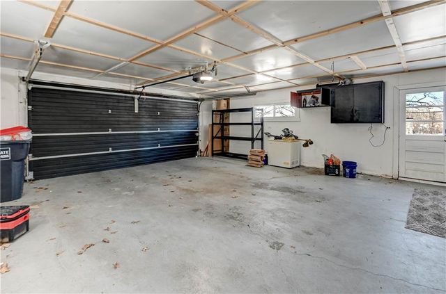 4859 NW Waukomis Drive, Northmoor, MO 64151