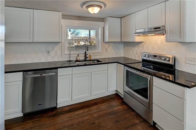 4859 NW Waukomis Drive, Northmoor, MO 64151