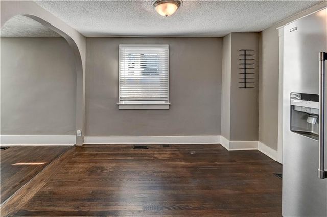 4859 NW Waukomis Drive, Northmoor, MO 64151