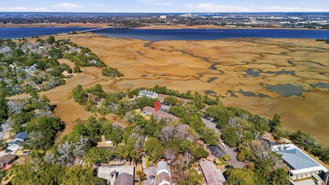 308 Saint Charles Court, Charleston, SC 29407