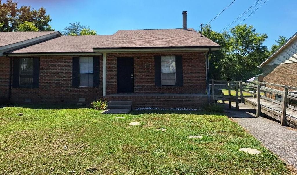 204 Fawnwood Ct, Nashville, TN 37207