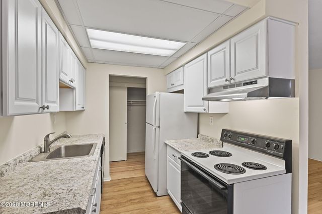 63 Stonehurst Boulevard G, Freehold, NJ 07728