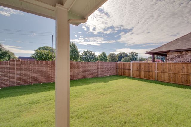7612 Spring Drive, Watauga, TX 76148