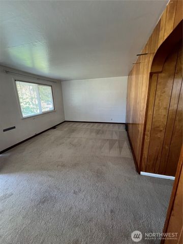 2219 Rockefeller Ave, Everett, WA 98201