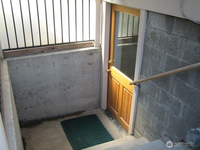 2219 Rockefeller Ave, Everett, WA 98201