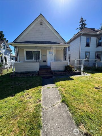 2219 Rockefeller Ave, Everett, WA 98201
