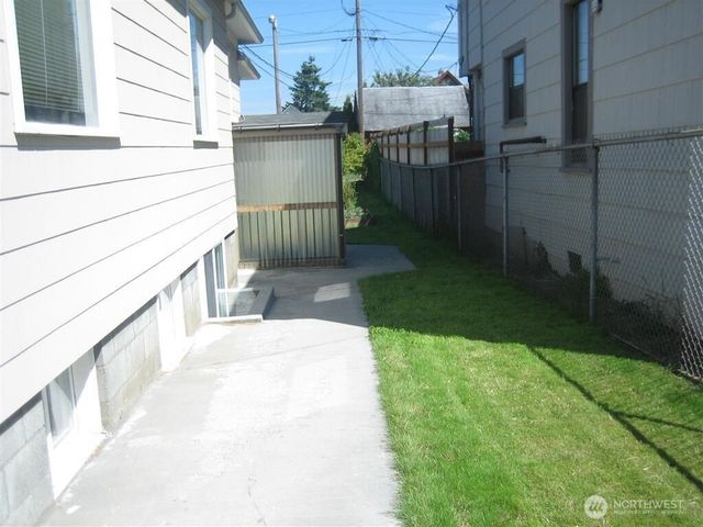 2219 Rockefeller Ave, Everett, WA 98201
