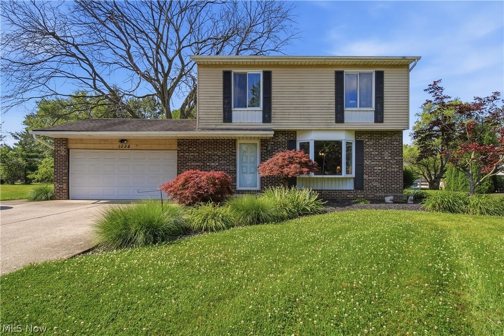 1038 Hampton Drive, Macedonia, OH 44056