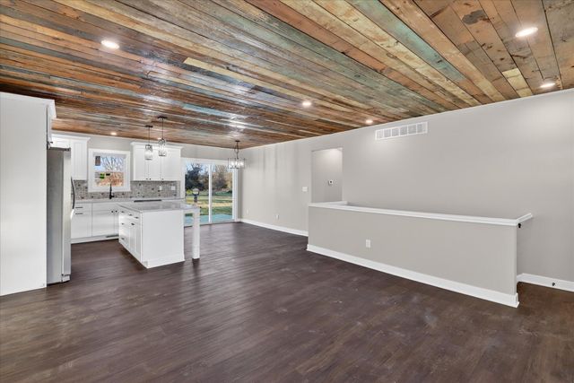 325 E Battle Creek Street, Galesburg, MI 49053
