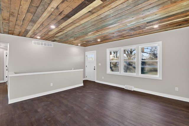 325 E Battle Creek Street, Galesburg, MI 49053