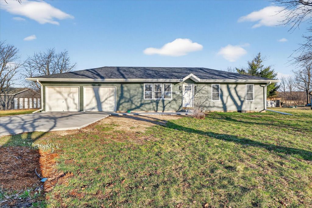 325 E Battle Creek Street, Galesburg, MI 49053
