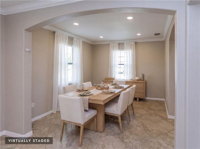 1588 Vizcaya LN, Naples, FL 34113