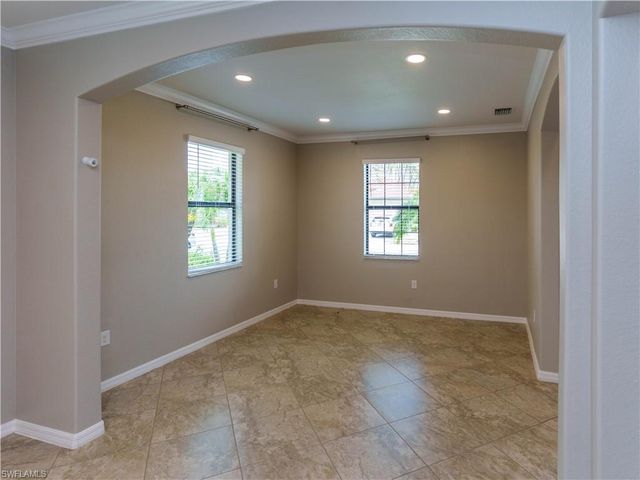1588 Vizcaya LN, Naples, FL 34113