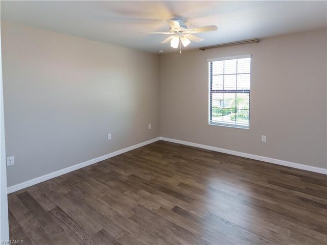 1588 Vizcaya LN, Naples, FL 34113
