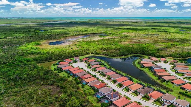 1588 Vizcaya LN, Naples, FL 34113