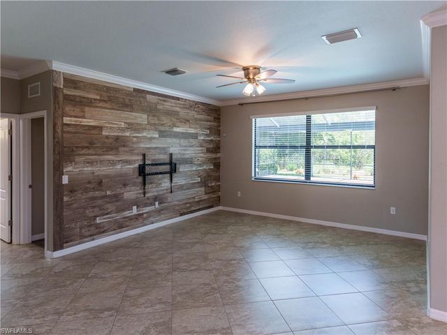 1588 Vizcaya LN, Naples, FL 34113