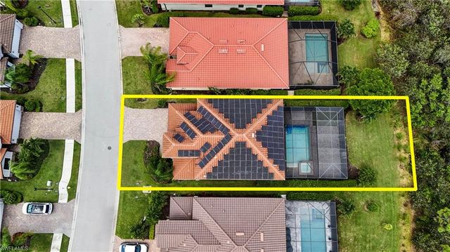 1588 Vizcaya LN, Naples, FL 34113