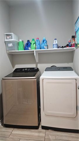 1051 Ocean Breeze St, Portland, TX 78374